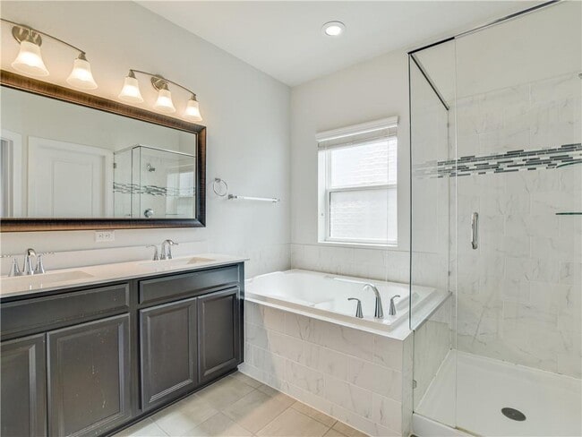 Building Photo - 2704 Zach Scott St