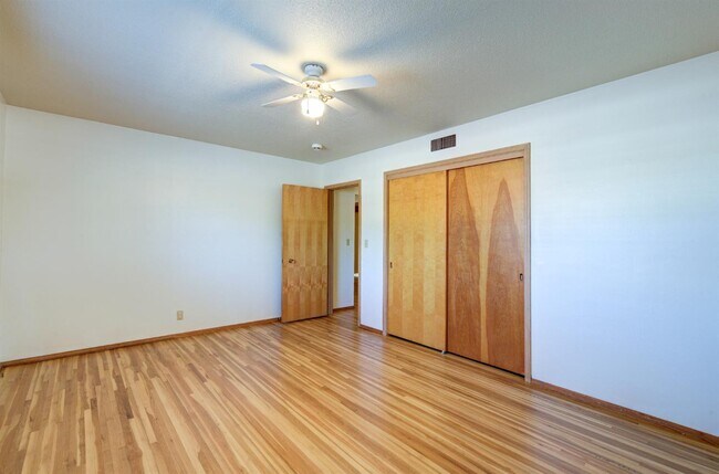 Building Photo - 123 W McKinley Ave