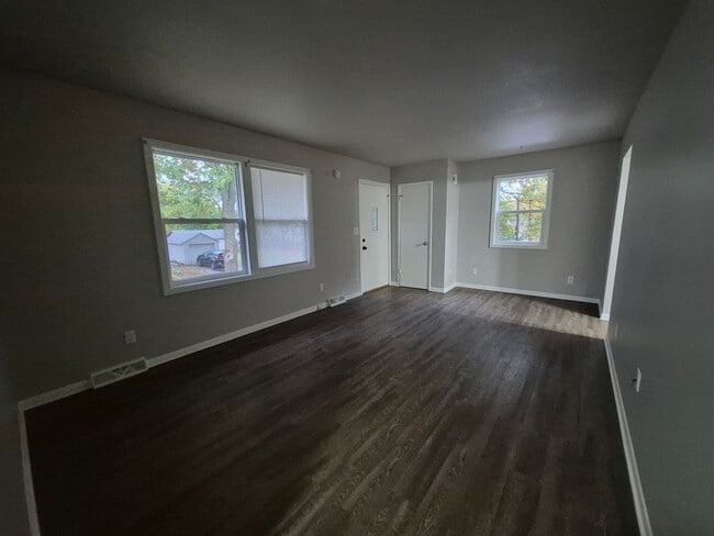 Building Photo - 3 Bedroom home with shed on corner lot ava...