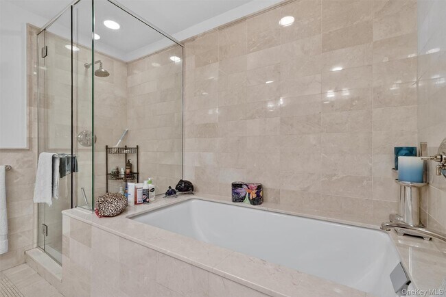 Building Photo - 10 City Pl