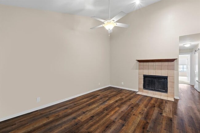 Building Photo - 203 E 31st St