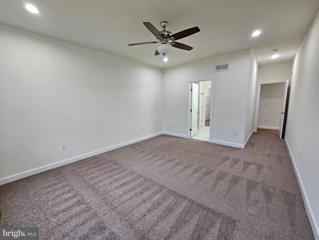 Building Photo - 6 Valhalla Ct