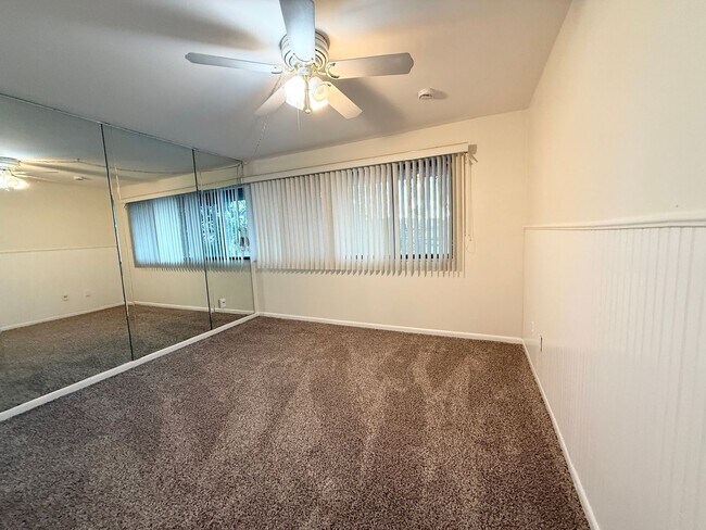 Building Photo - 775 N Village Dr