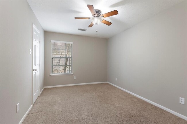 Building Photo - 138 W Bristol Oak Cir