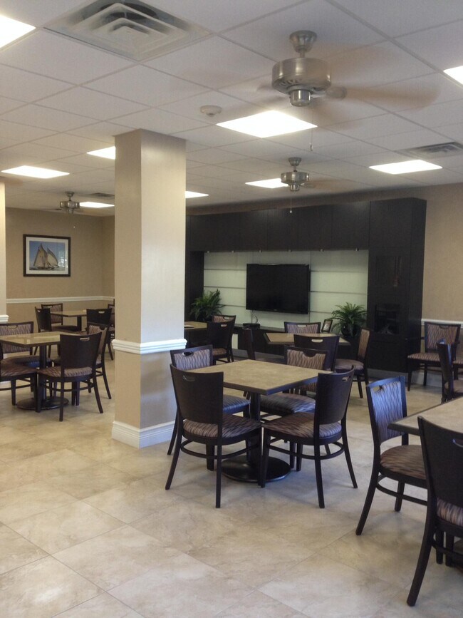 Building Photo - 305 N Pompano Beach Blvd