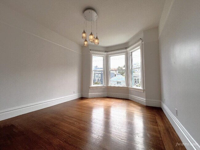 Building Photo - 250-254-254 Carl St