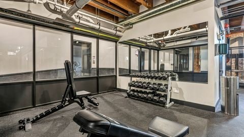 Building Photo - 729 N Sangamon St