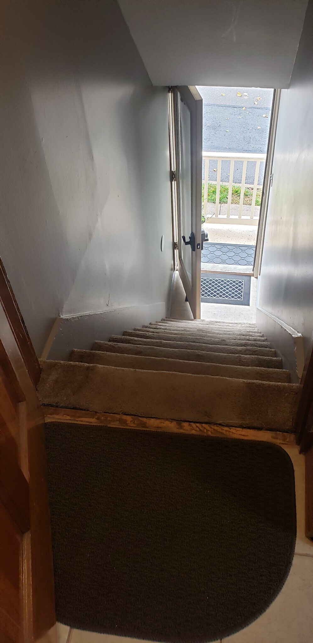 Building Photo - 19 Crest Ave