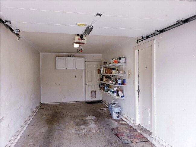 Building Photo - 1502 Villars St