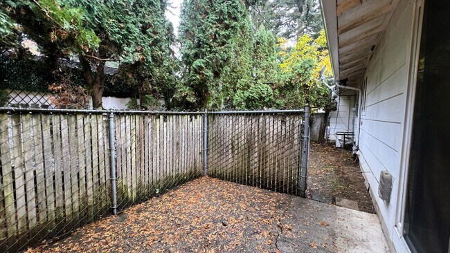 Building Photo - Updated 2 Bedroom Featuring New Plank Flooring