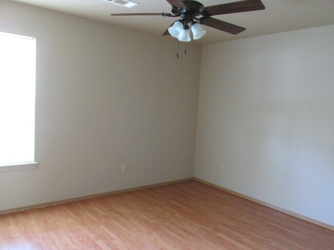 Building Photo - TG-5420 PLUM