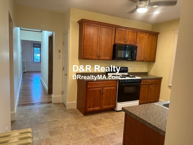 Primary Photo - 8 Cross St