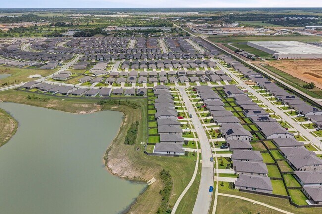 Building Photo - 16503 Mesquite Fld Dr