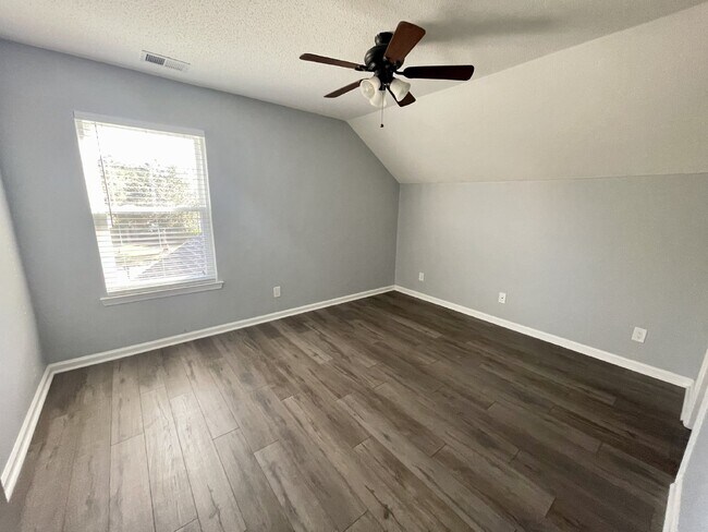 Building Photo - Four Bedroom Home Available in Edgefield!