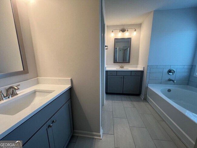 Building Photo - 7214 Whitewater Dr