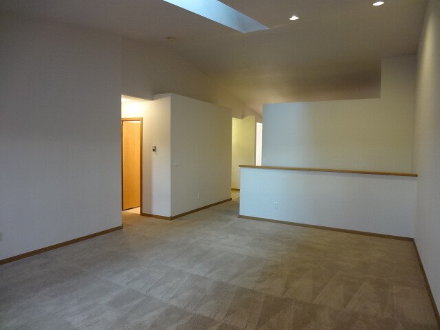 Building Photo - 1618 Northbrook Dr