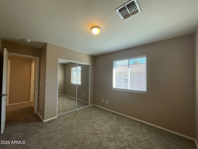 Building Photo - 10024 E Isleta Ave