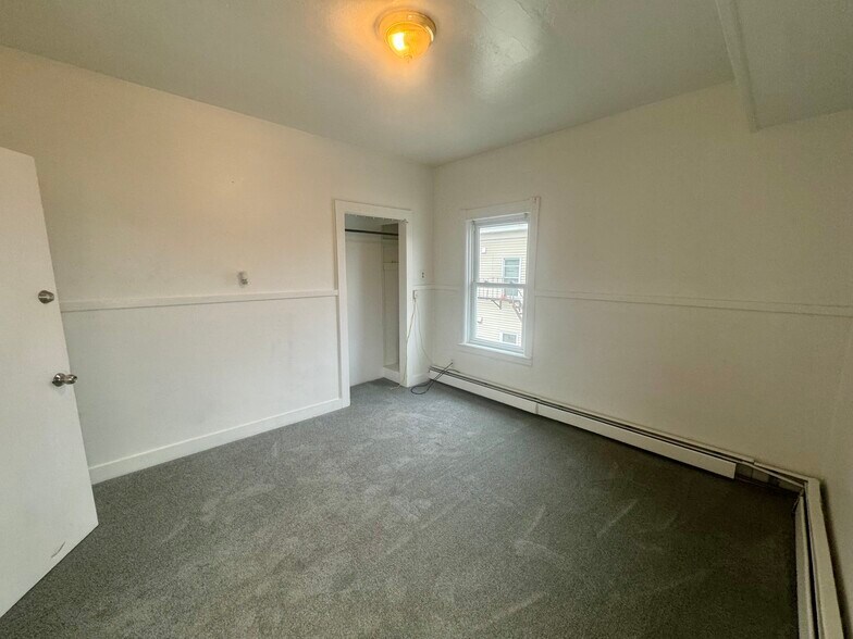 Building Photo - 61 John St