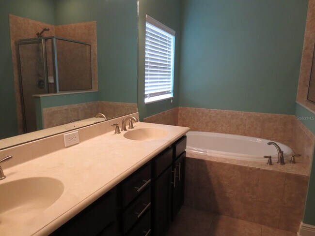 Building Photo - 7402 S Fitzgerald St