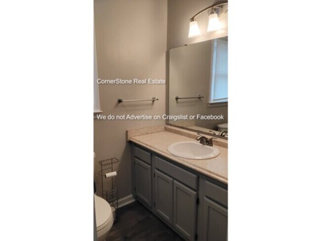 Building Photo - 6301 Lakehaven Dr