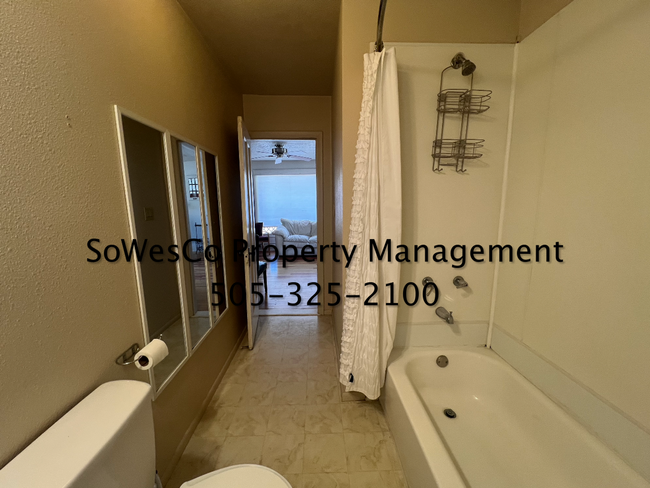 Building Photo - Single Family Two Bedroom Home