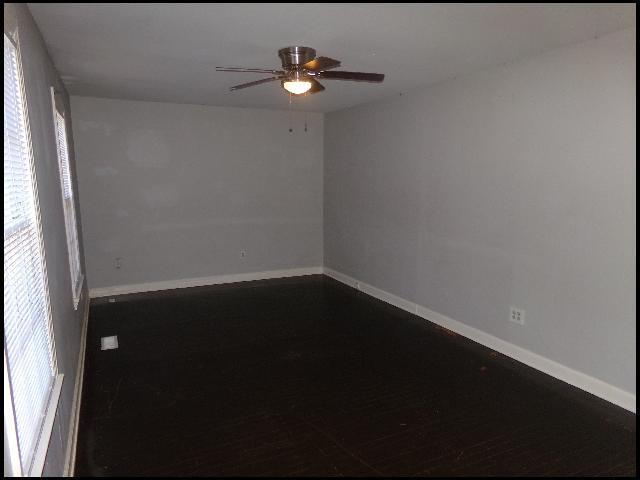 Building Photo - 624 W 33rd St