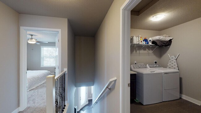 Building Photo - Fabulously Beautiful Townhome in NW Ankeny