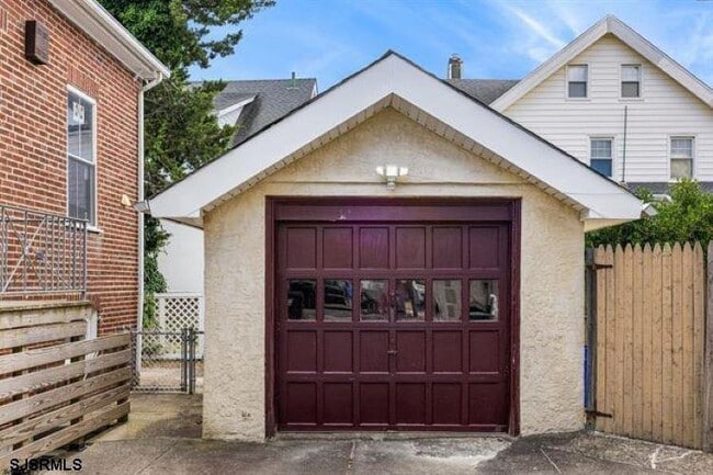 Building Photo - 12 N Tallahassee Ave