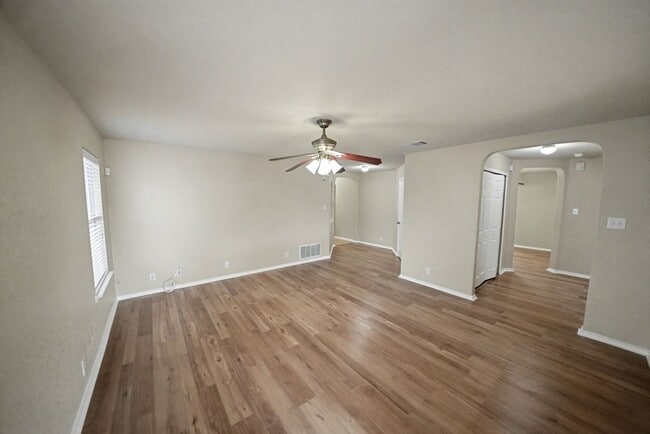 Building Photo - Move-in Ready 3-Bedroom Home Near Lackland...