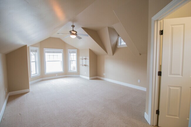 Building Photo - Beautiful Home in Historic Jacksonville