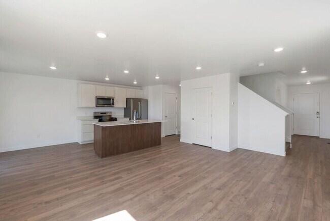 Building Photo - BRAND NEW LUXURY ROW END TOWNHOUSE W 2 CAR GARAGE