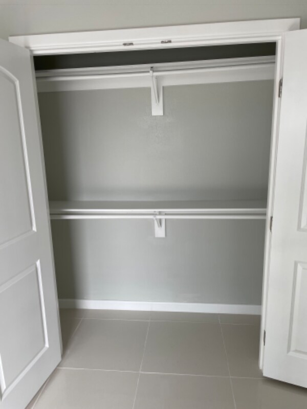 Building Photo - 2507 N Vineyard Ave