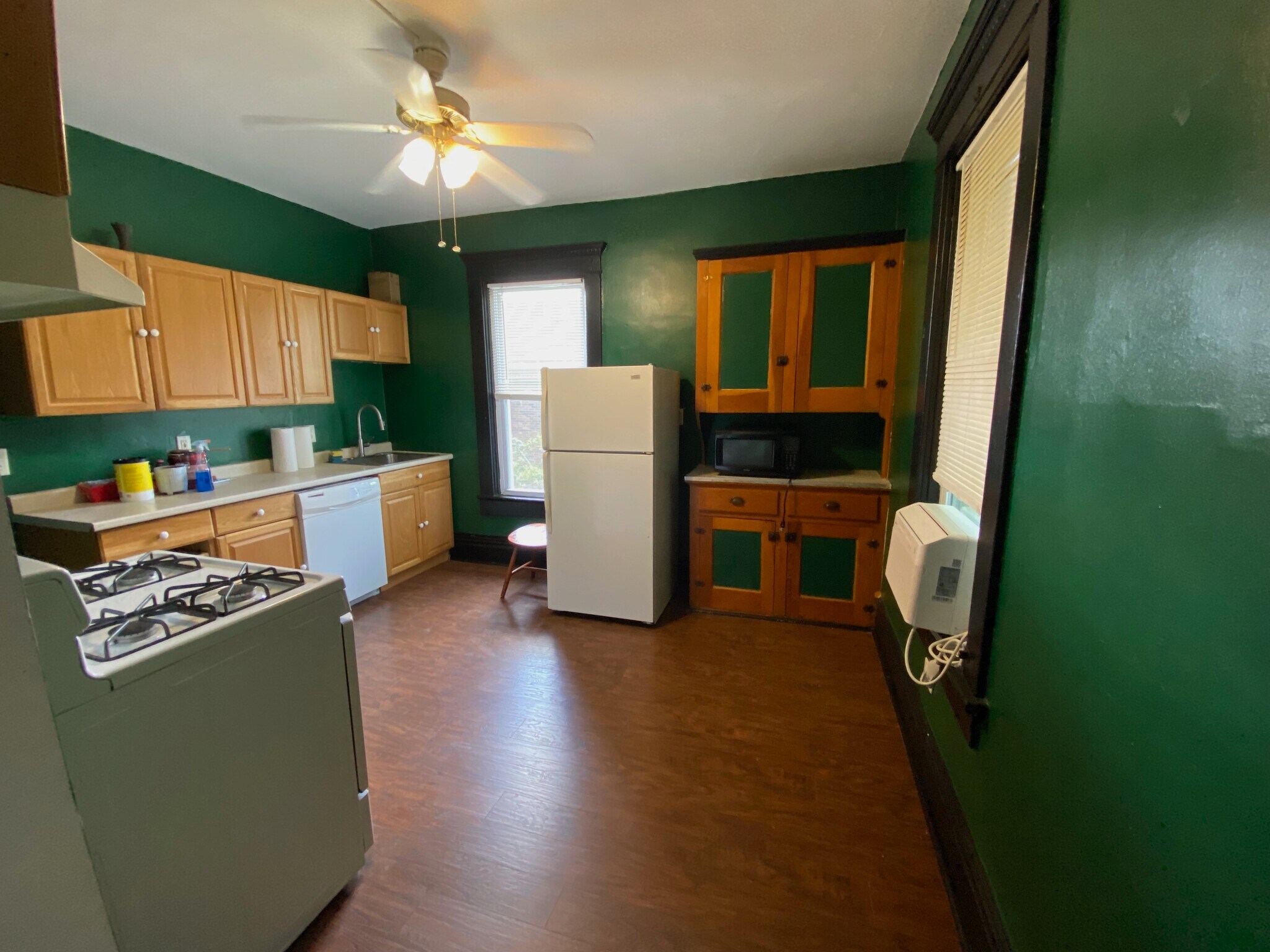 Kitchen - 6319 Monitor St