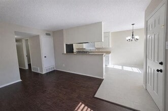 Building Photo - 620 Race St