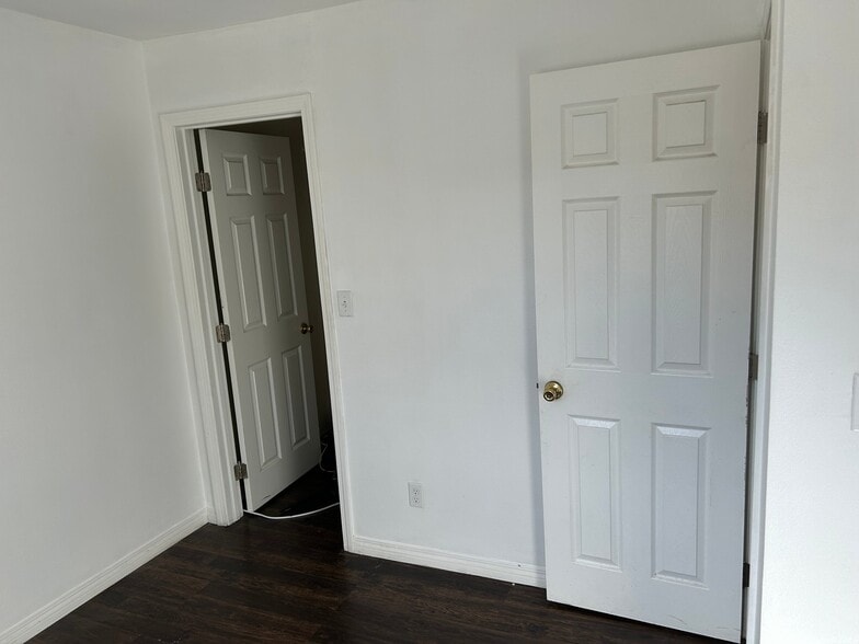 Building Photo - 6835 Newell St