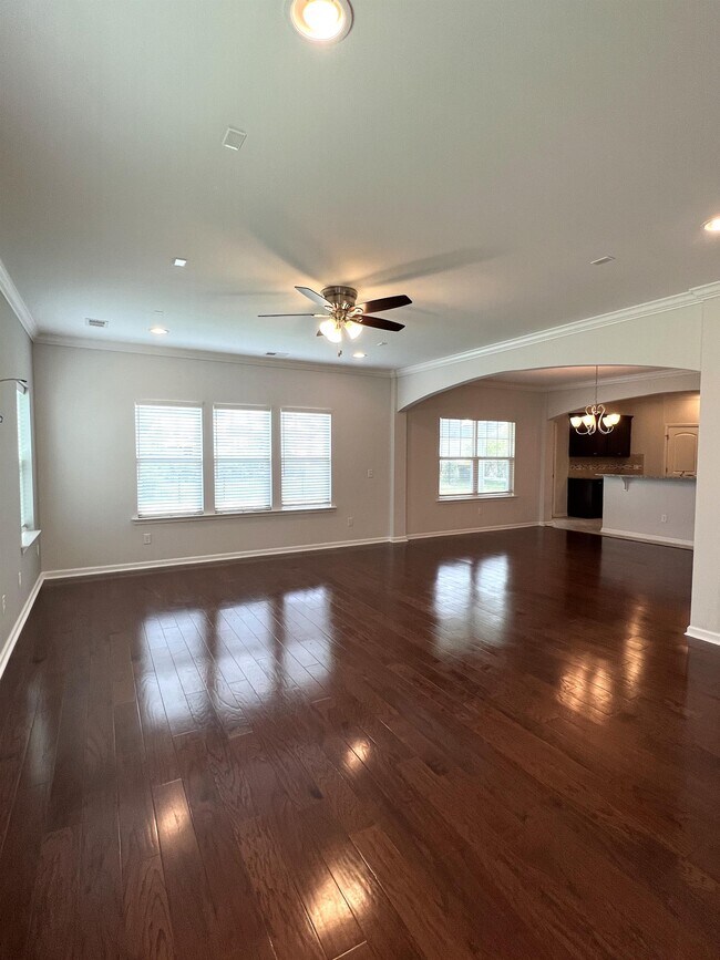 Building Photo - 56 RedWall Cir