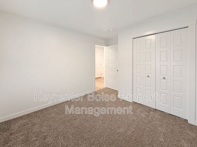 Building Photo - 2929 W Silver River St