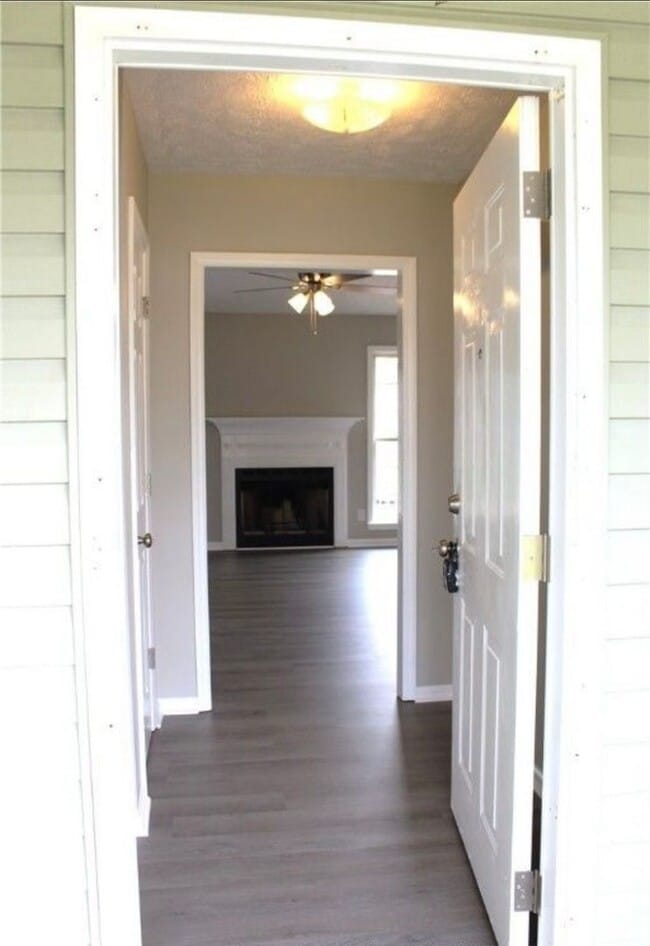 Building Photo - 3837 Meteor Dr