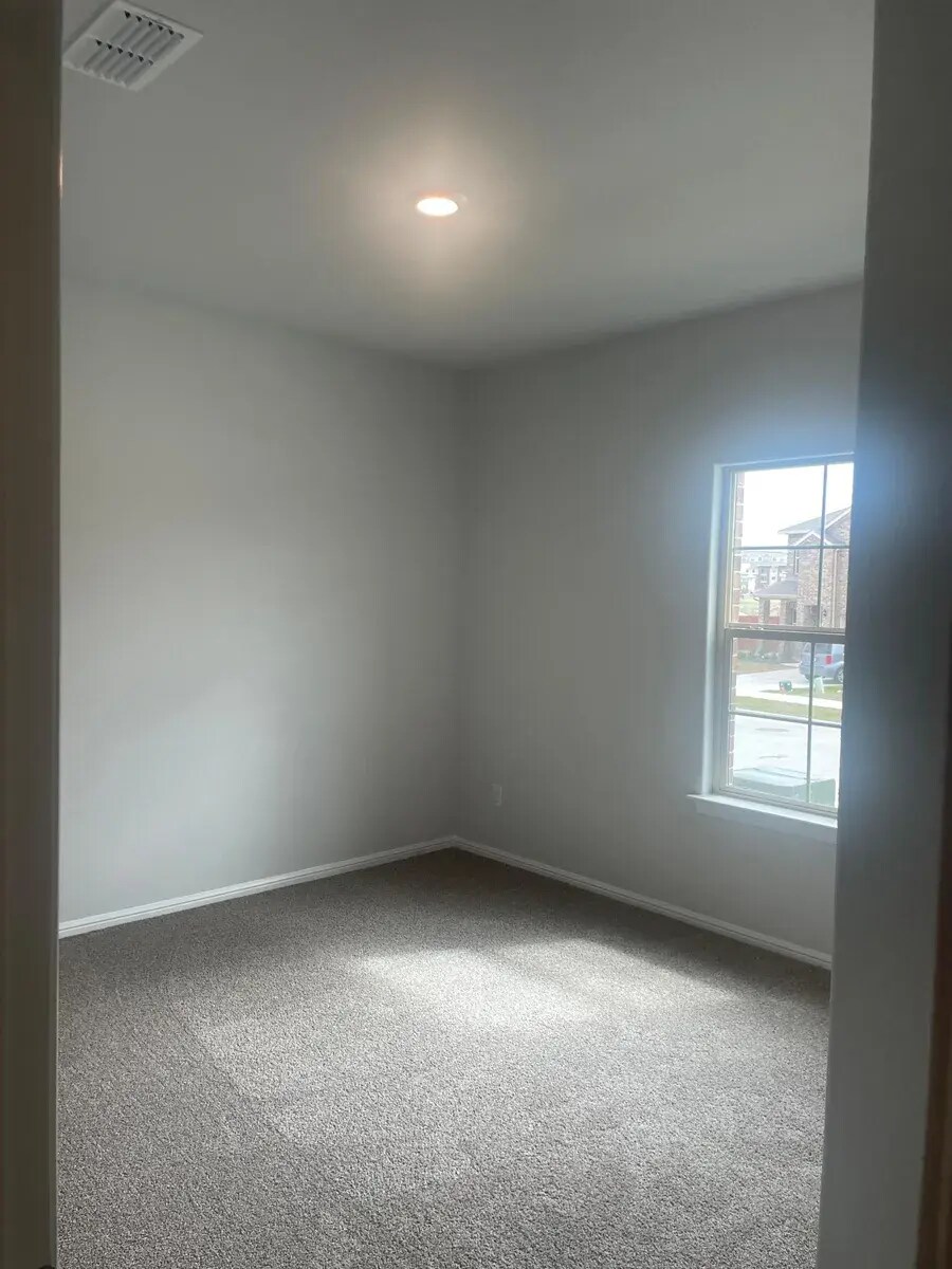 Building Photo - 953 Braymer Ln