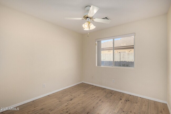 Building Photo - 8103 W Tonto Ln