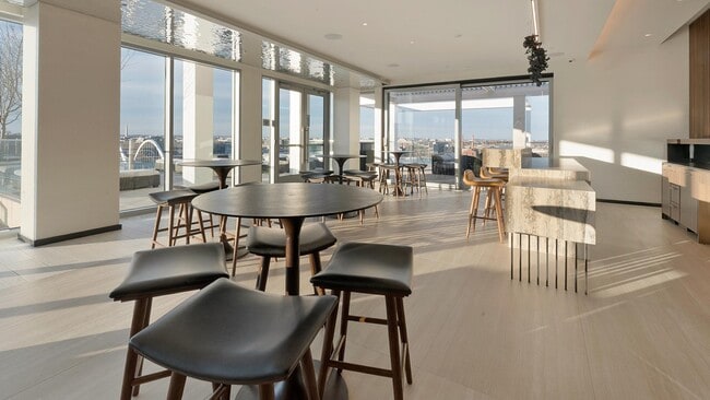 Building Photo - 632 Howard Rd SE