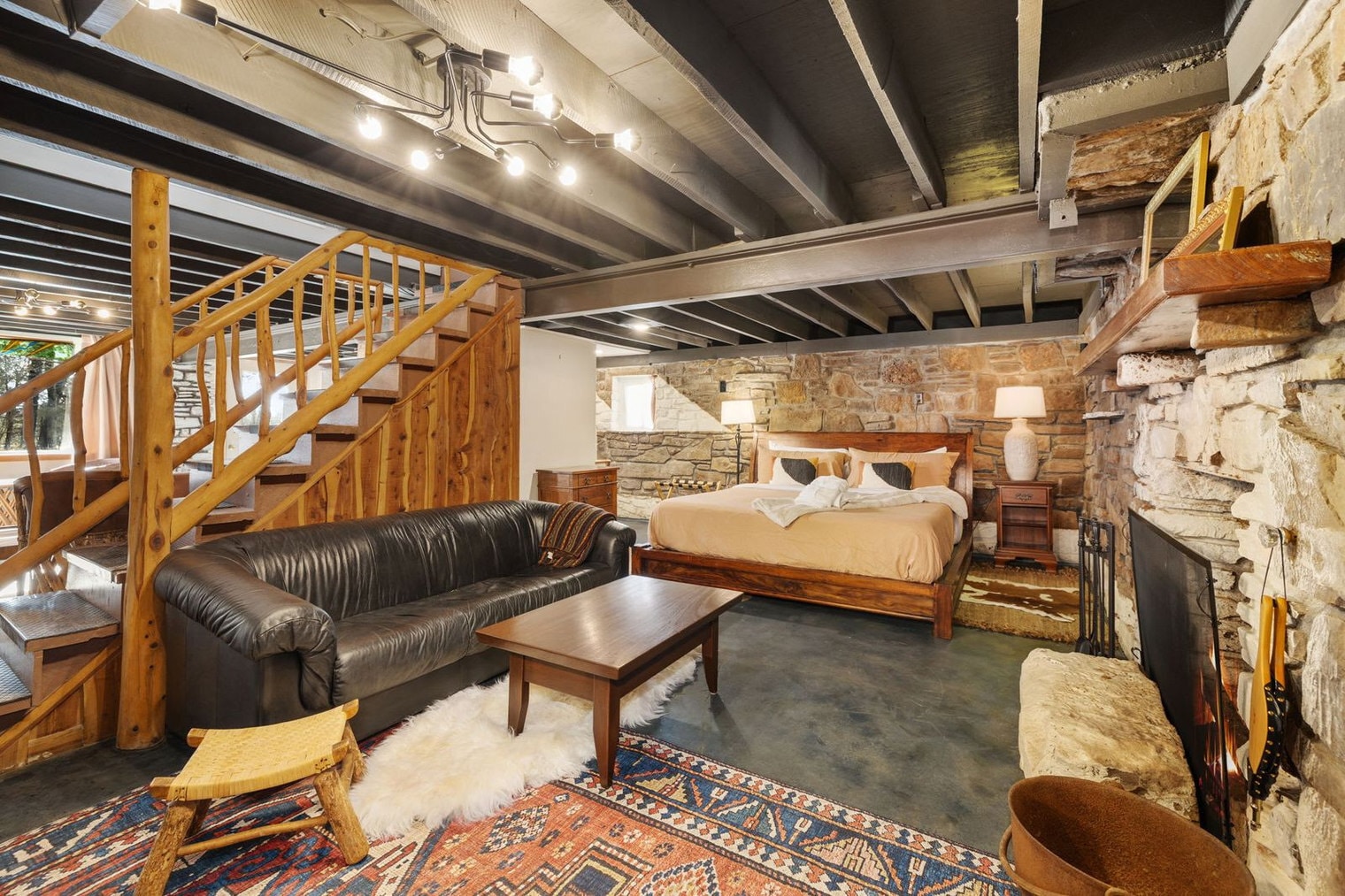 Building Photo - 17097 Lake Sequoyah Dr