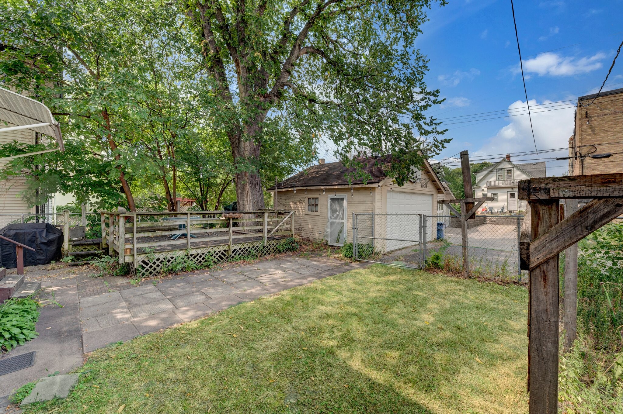 Building Photo - 3206 S 15th Ave