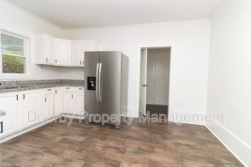 Building Photo - 1123 Lang St SE