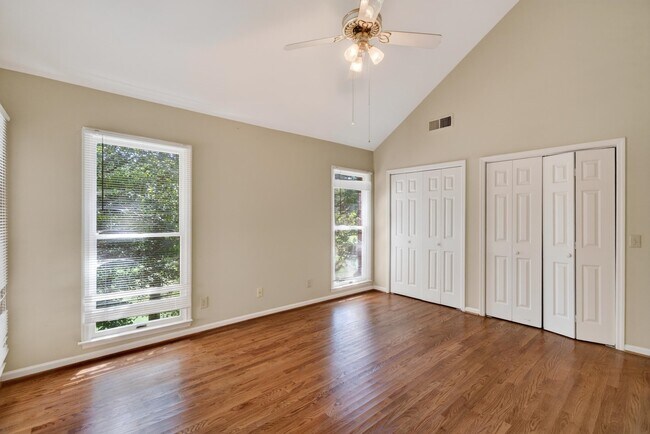 Building Photo - 1050 Cupp Ln