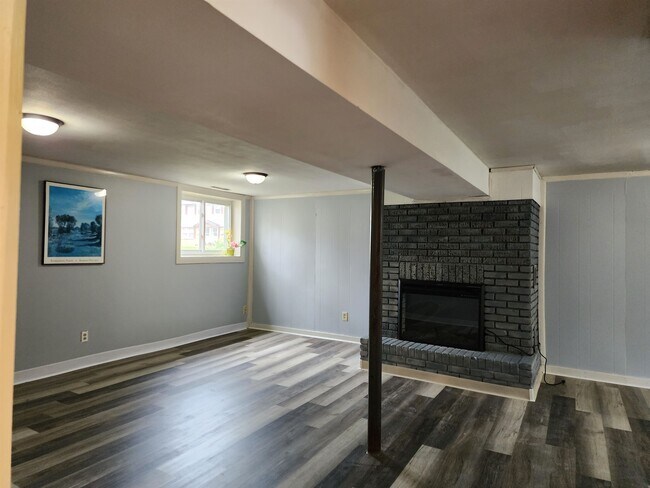 Building Photo - 9225 Carol Ann Dr
