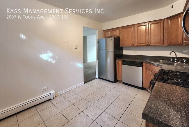 Building Photo - 2007 W Touhy Ave