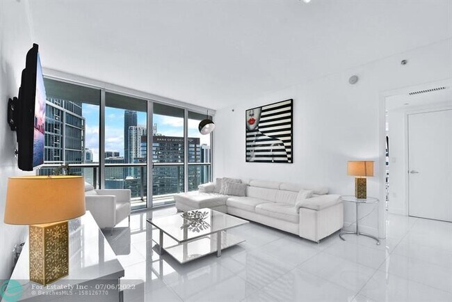 Building Photo - 475 Brickell Ave