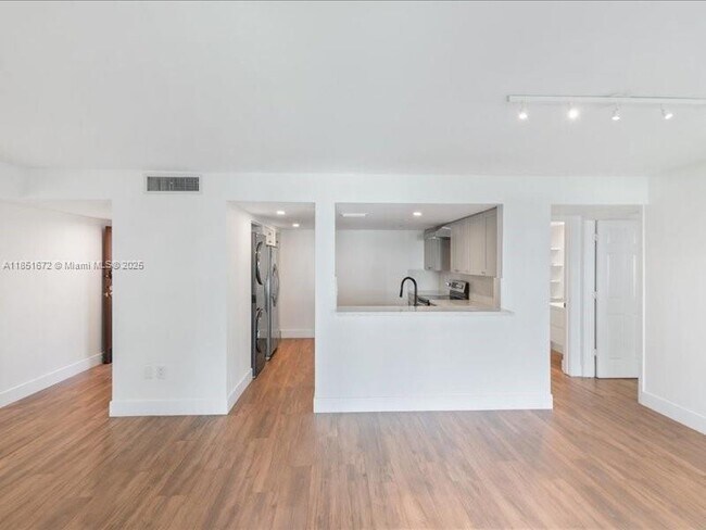 Building Photo - 9020 SW 125th Ave
