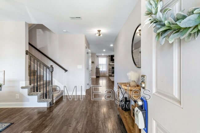 Building Photo - 491 Kinslow Ct